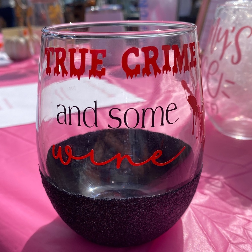 True crime stemless wine glass